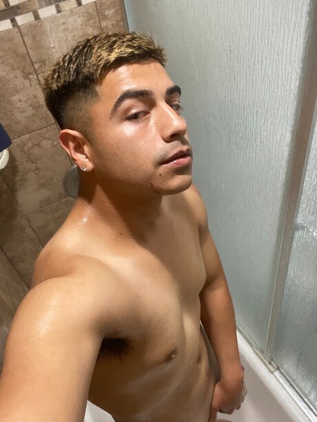 Foto desnuda filtrada de OnlyFans de Angel Tirano