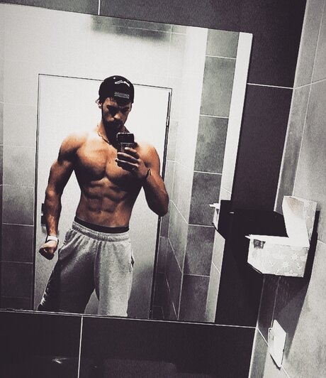 Foto desnuda filtrada de OnlyFans de Juraj Mlynek