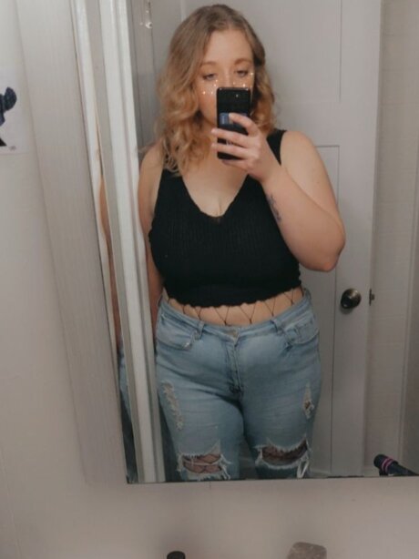 Foto desnuda filtrada de OnlyFans de Katie Michelle