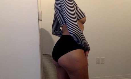 Foto desnuda filtrada de OnlyFans de Sheiscursed
