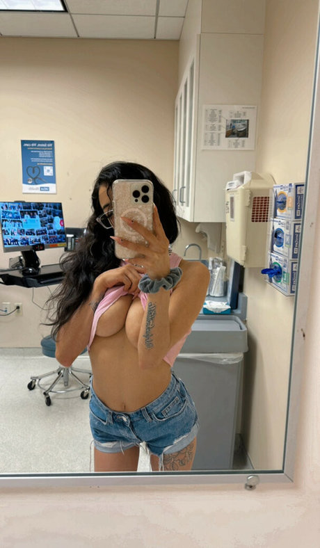Savannah Sixx