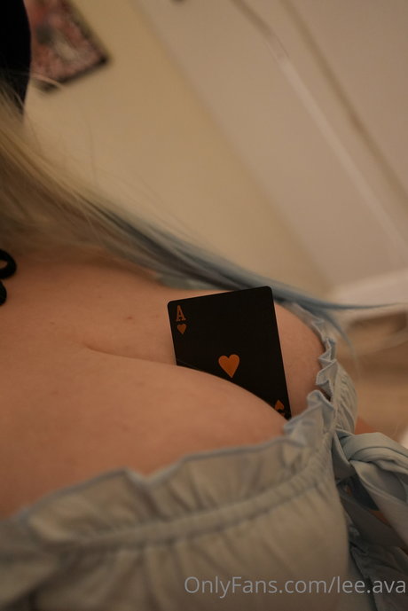 Holly Ava