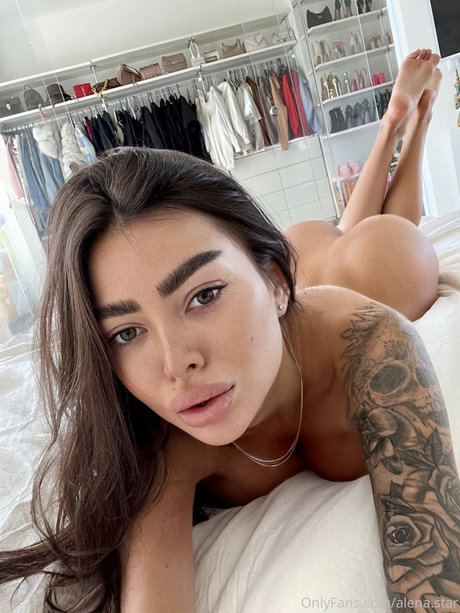 Alena Omovych
