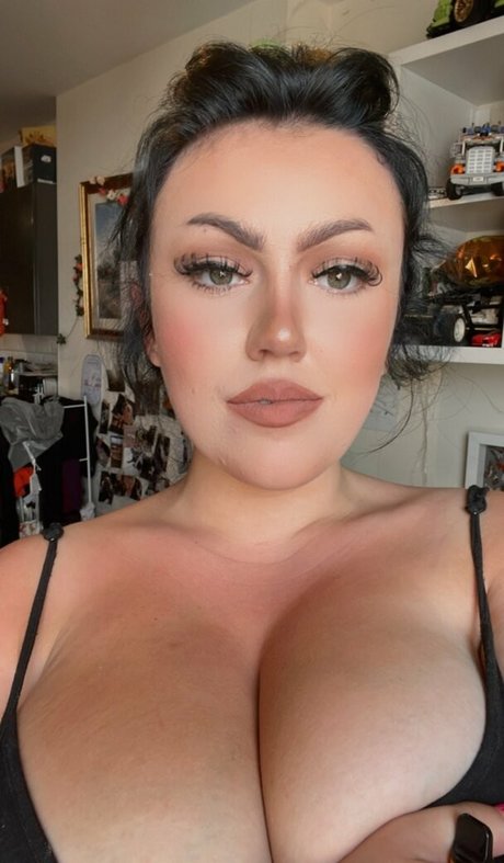 Chloe Louise