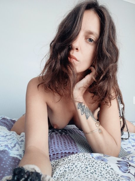 Foto desnuda filtrada de OnlyFans de Touched By Nature