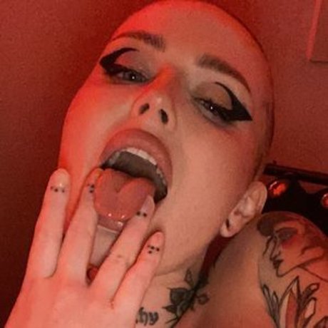 Foto desnuda filtrada de OnlyFans de Embodoe