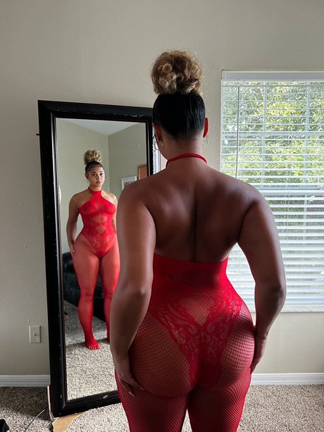 Foto desnuda filtrada de OnlyFans de Stacia Darae