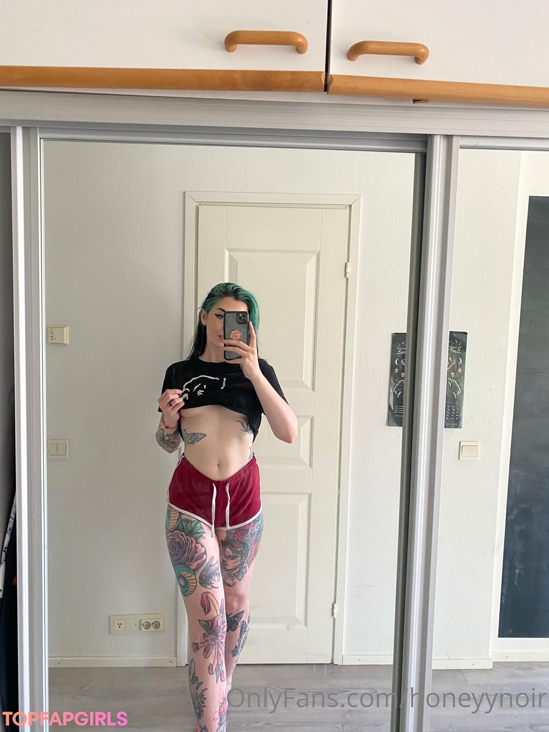Foto desnuda filtrada de OnlyFans de Honeyy Noir #186 Foto desnuda filtrada de OnlyFans de Honeyy Noir #186