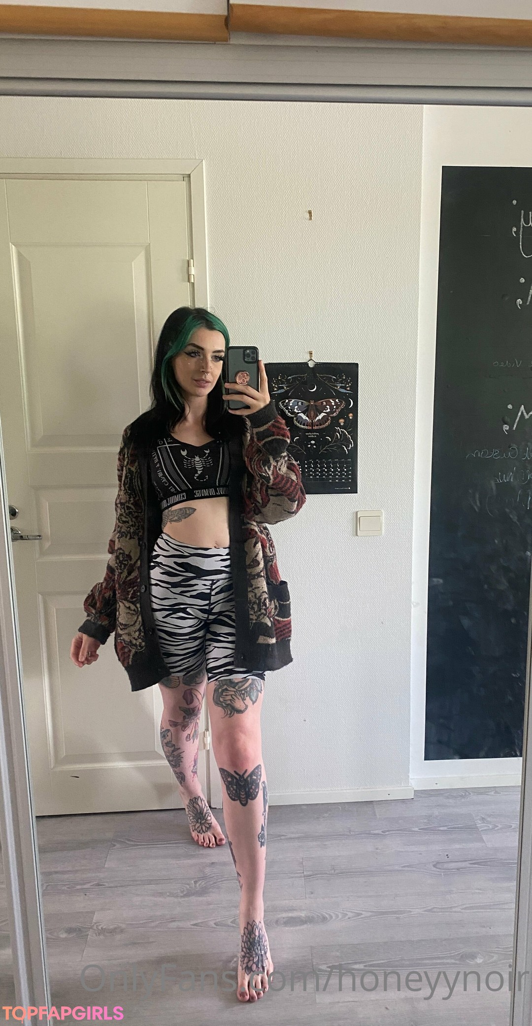 Foto desnuda filtrada de OnlyFans de Honeyy Noir #30 Foto desnuda filtrada de OnlyFans de Honeyy Noir #30