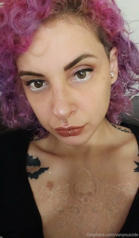 Foto desnuda filtrada de OnlyFans de Vanpsuicide
