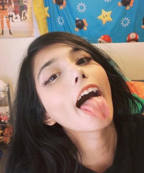 Foto desnuda filtrada de OnlyFans de Hinawynne