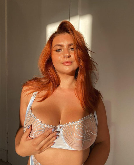 Foto desnuda filtrada de OnlyFans de Julia