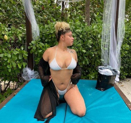 Foto desnuda filtrada de OnlyFans de Domovelez