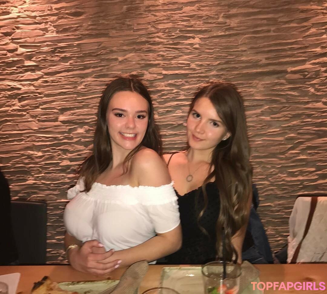 Foto desnuda filtrada de OnlyFans de Elizabeth M #99 Foto desnuda filtrada de OnlyFans de Elizabeth M #99