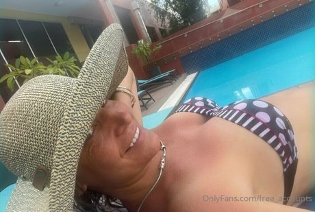 Foto desnuda filtrada de OnlyFans de Freeaccounts