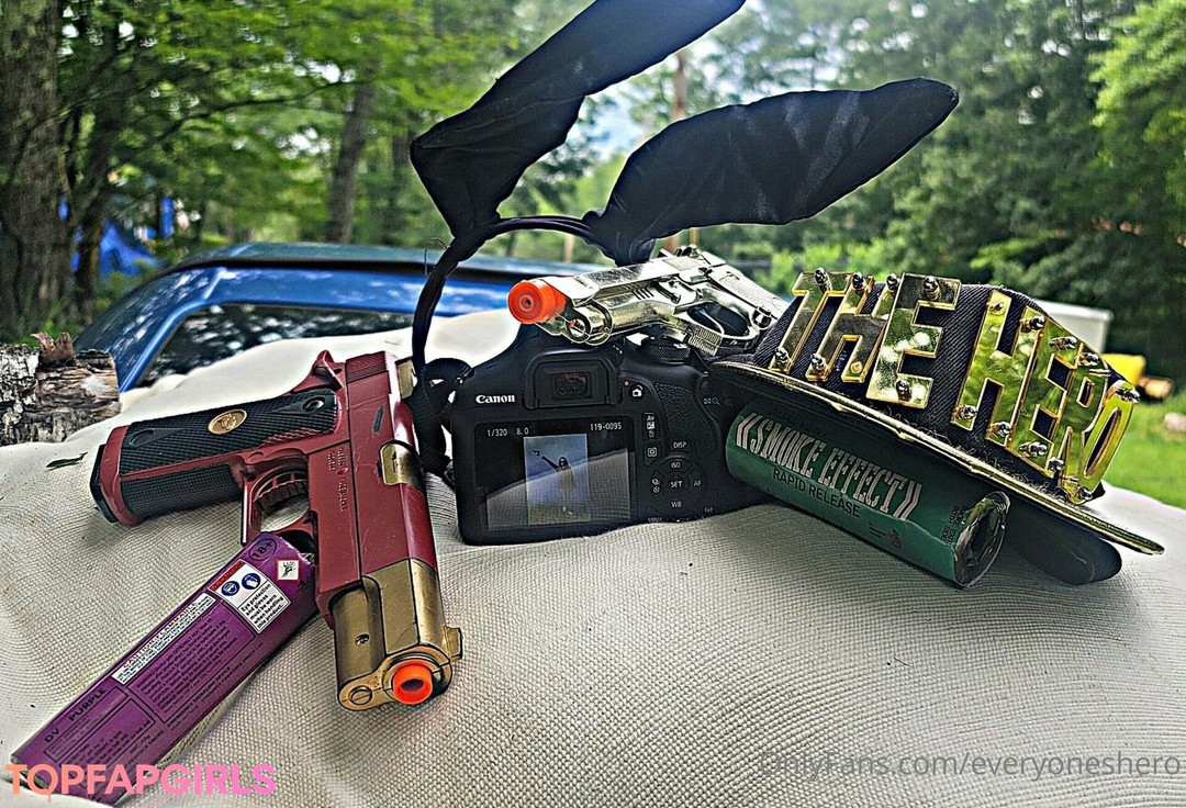 Foto desnuda filtrada de OnlyFans de Everyoneshero #9 Foto desnuda filtrada de OnlyFans de Everyoneshero #9