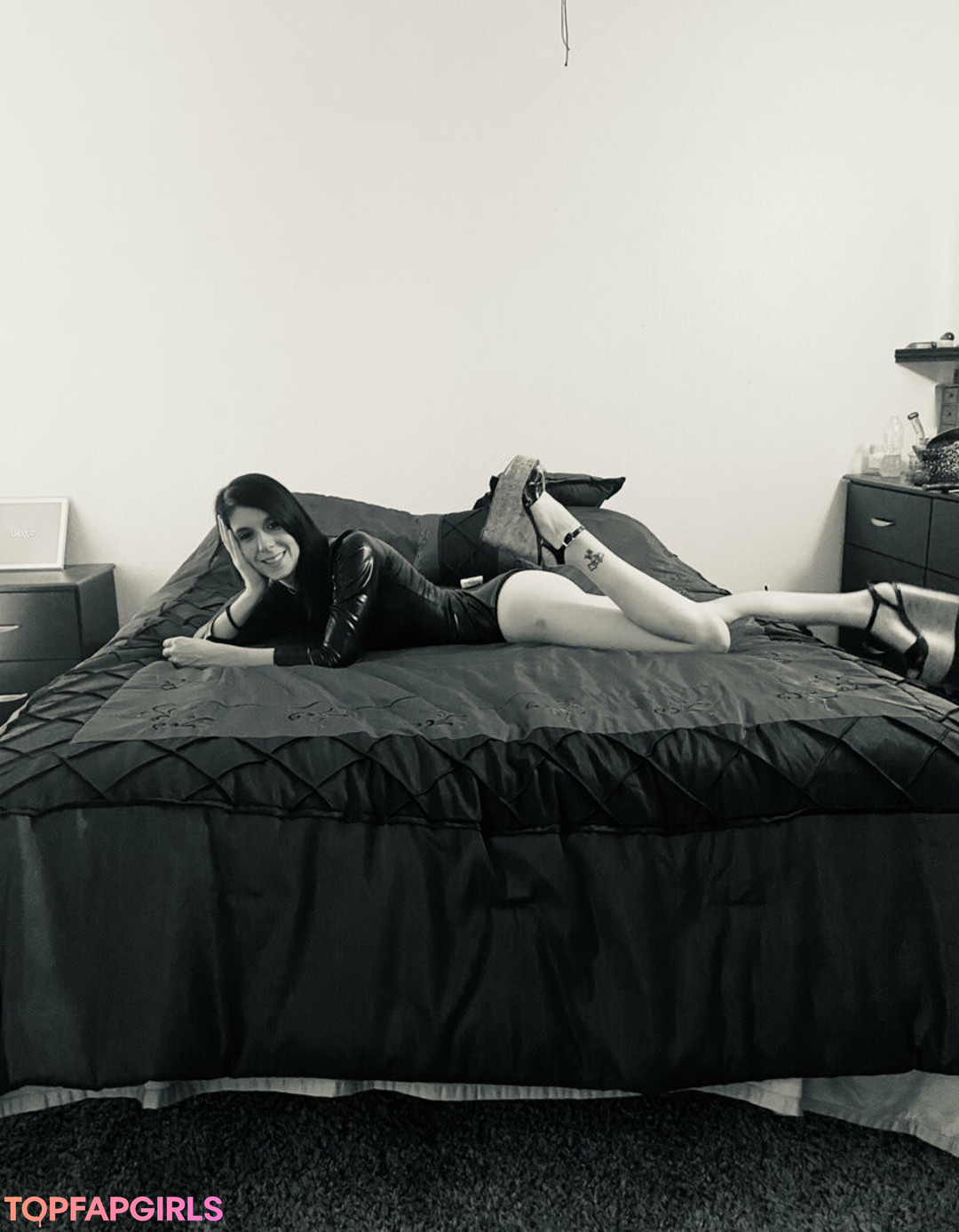 Foto desnuda filtrada de OnlyFans de Prettypixie113 #38 Foto desnuda filtrada de OnlyFans de Prettypixie113 #38