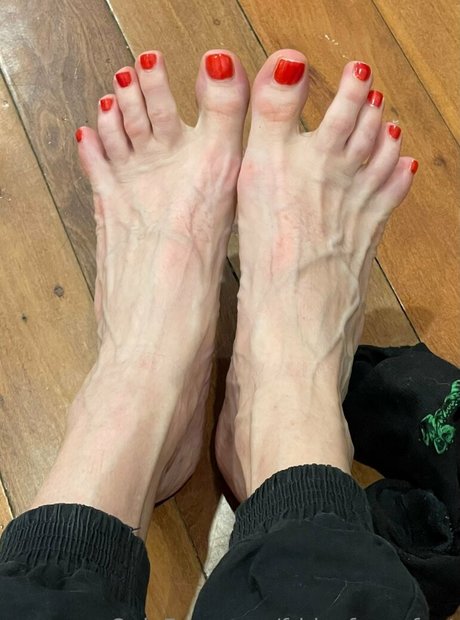 Foto desnuda filtrada de OnlyFans de Fridayfancyfeet