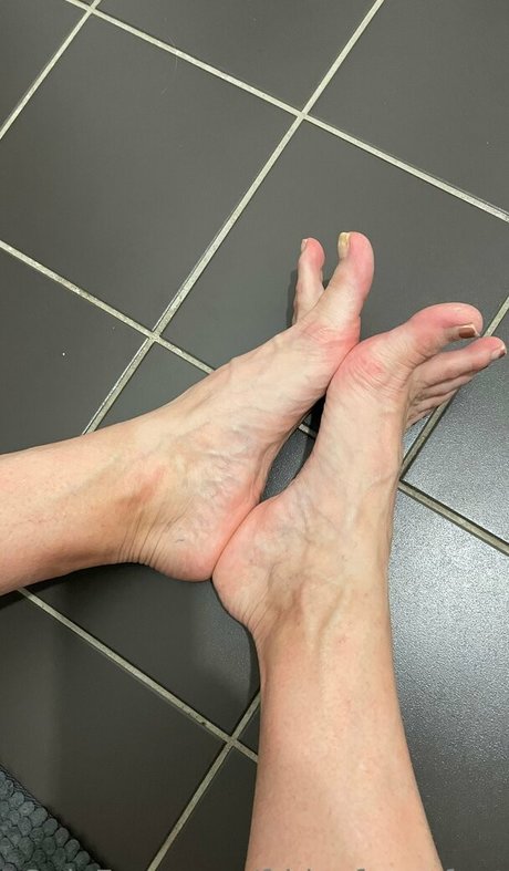 Foto desnuda filtrada de OnlyFans de Fridayfancyfeet