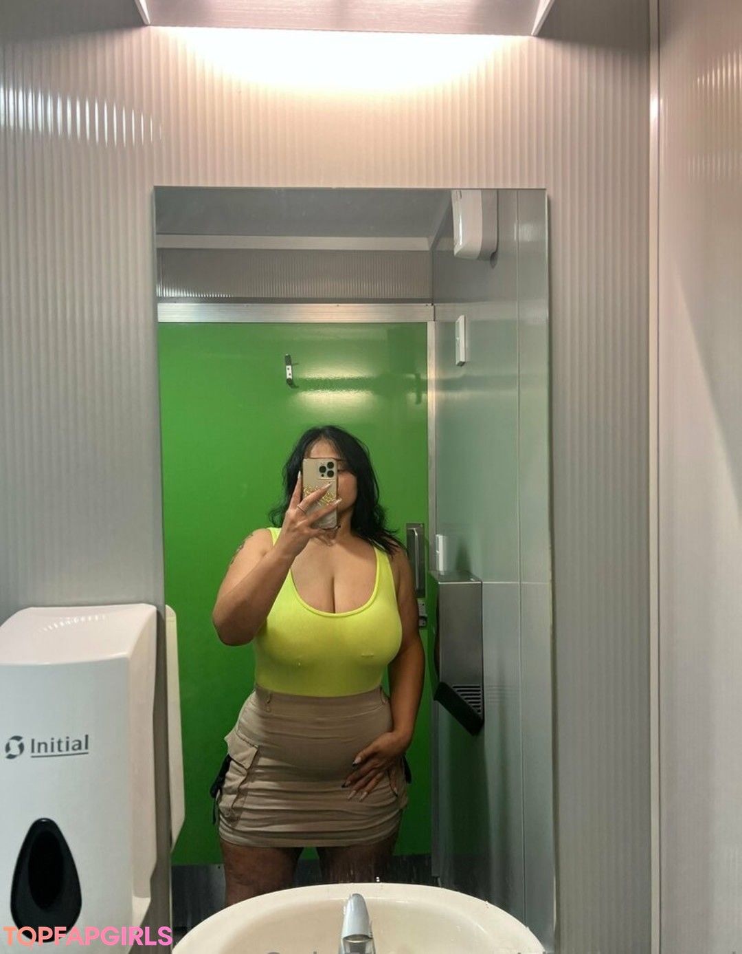 Foto desnuda filtrada de OnlyFans de Shellzangel #21 Foto desnuda filtrada de OnlyFans de Shellzangel #21