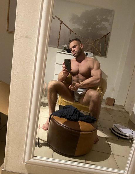Flexmusclegod