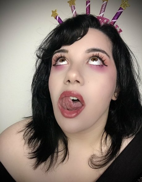 Foto desnuda filtrada de OnlyFans de Demonlewds