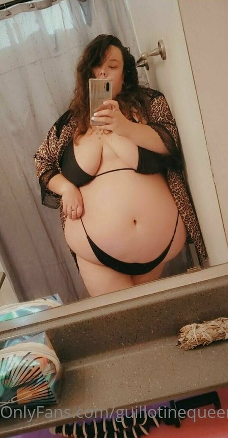 Guillotinequeen2