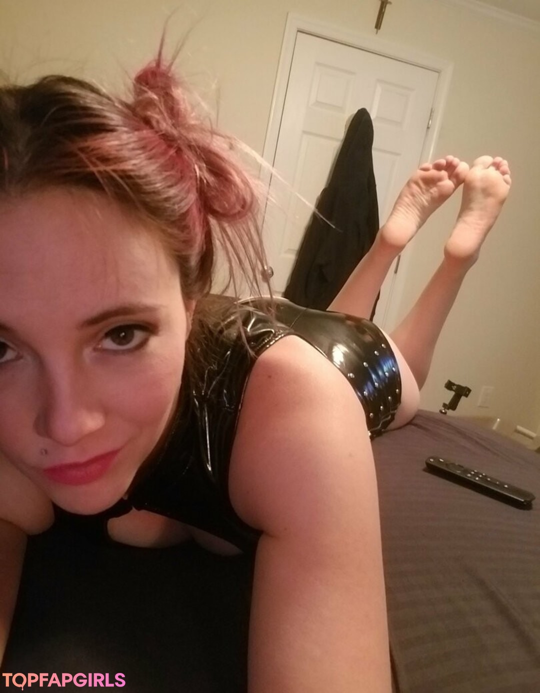 Foto desnuda filtrada de OnlyFans de Karasfreefeet #3 Foto desnuda filtrada de OnlyFans de Karasfreefeet #3