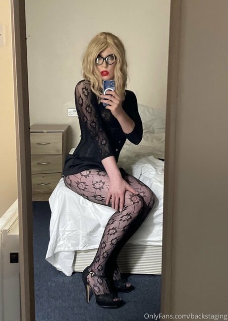 Foto desnuda filtrada de OnlyFans de Backstaging