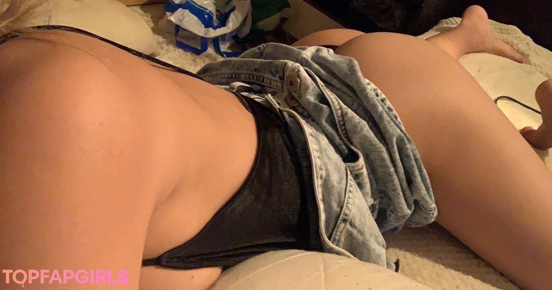 Foto desnuda filtrada de OnlyFans de April Rose #25 Foto desnuda filtrada de OnlyFans de April Rose #25