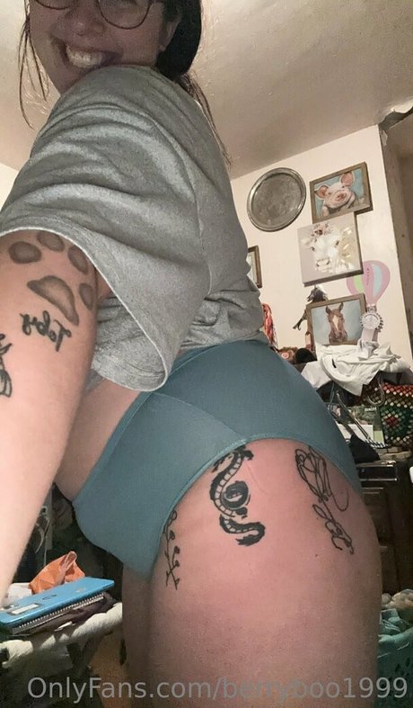 Foto desnuda filtrada de OnlyFans de Berryboo1999