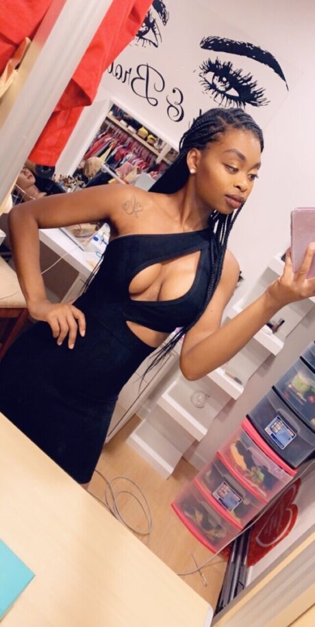 Foto desnuda filtrada de OnlyFans de Tittsmcgee