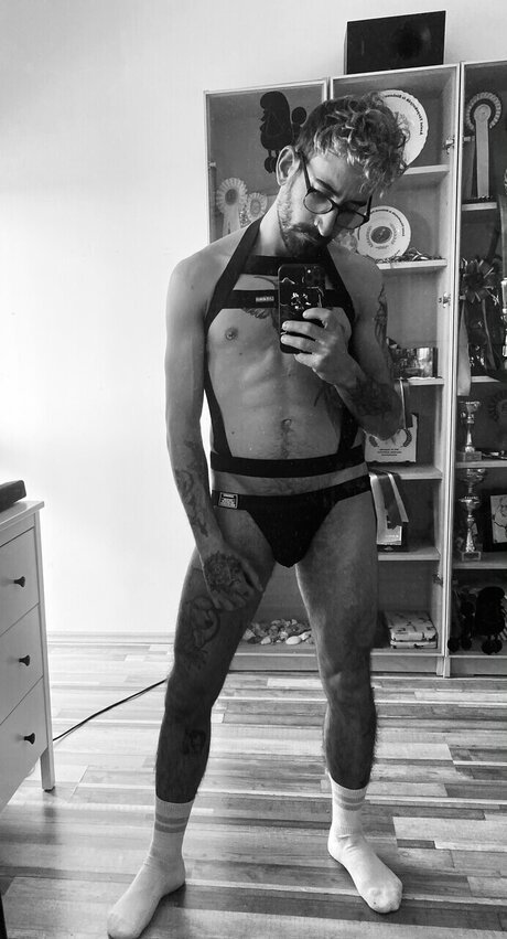 Foto desnuda filtrada de OnlyFans de Tommy