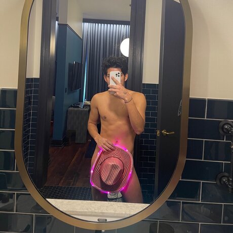 Foto desnuda filtrada de OnlyFans de 23 