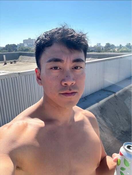 Foto desnuda filtrada de OnlyFans de Max Yung