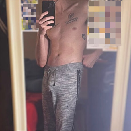 Foto desnuda filtrada de OnlyFans de Throbbin Hood