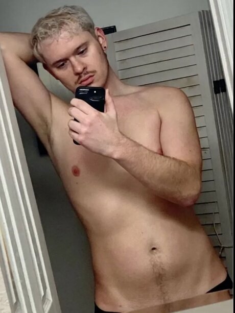 Foto desnuda filtrada de OnlyFans de Tony Perretti
