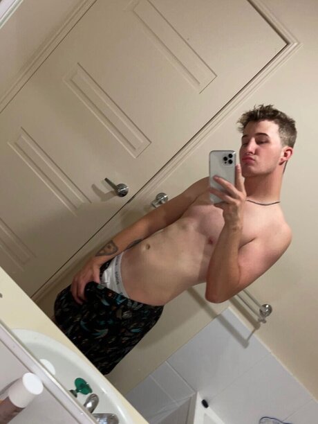 Foto desnuda filtrada de OnlyFans de Caspar Chambers