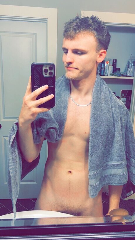 Foto desnuda filtrada de OnlyFans de Dylan