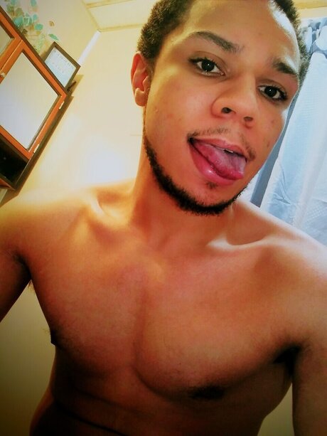 Foto desnuda filtrada de OnlyFans de 0w3