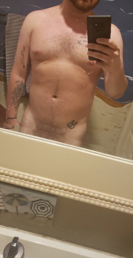 Foto desnuda filtrada de OnlyFans de Adam