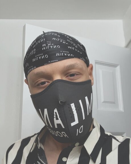 Foto desnuda filtrada de OnlyFans de Maskedlightskin