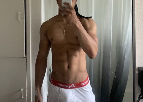 Foto desnuda filtrada de OnlyFans de Matatan