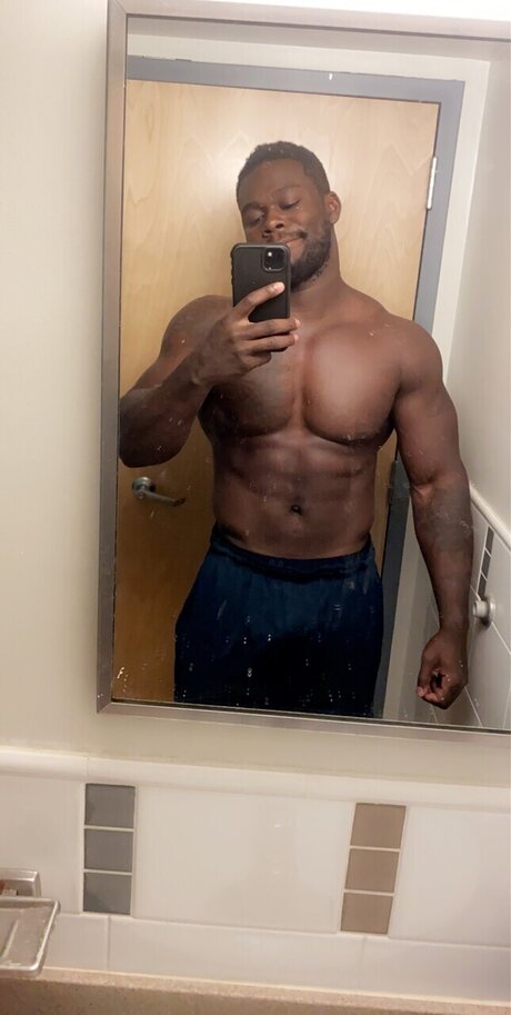 Foto desnuda filtrada de OnlyFans de Regularguy