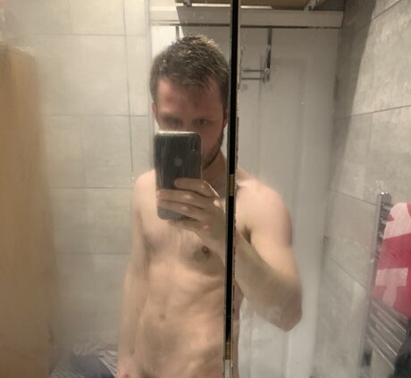 Foto desnuda filtrada de OnlyFans de Justforcum