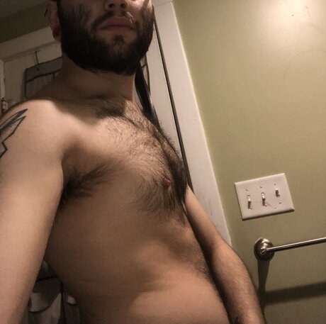 Foto desnuda filtrada de OnlyFans de Emiliano