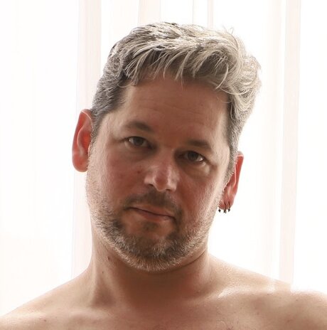 Foto desnuda filtrada de OnlyFans de Trav