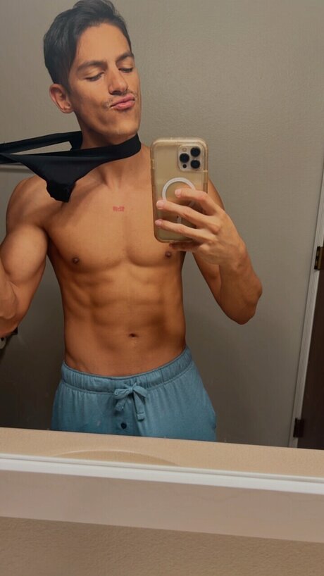 Foto desnuda filtrada de OnlyFans de Ossb