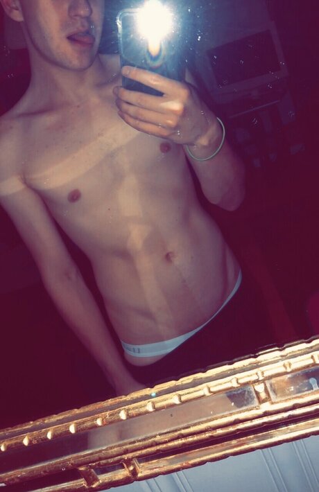 Foto desnuda filtrada de OnlyFans de Fadeddragon6795