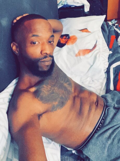 Foto desnuda filtrada de OnlyFans de Thewaviest111